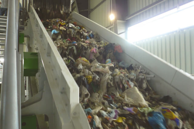Máquina de crivagem SPALECK numa instalação de reciclagem de lixo doméstico