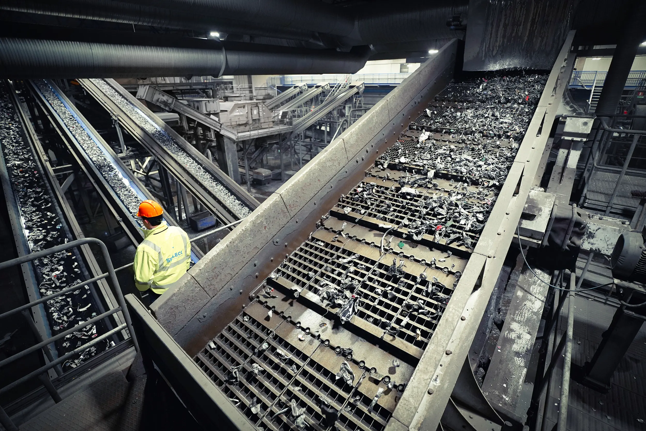 Máquina de crivagem SPALECK numa grande unidade de reciclagem de metais não ferrosos