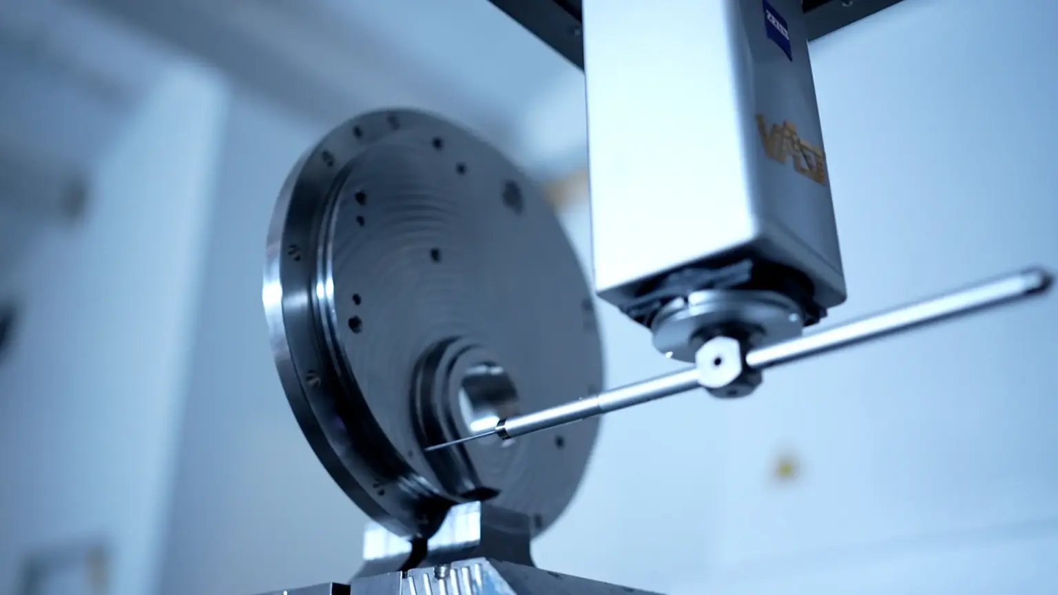 Imagem detalhada da medição 3D de uma peça CNC na empresa de subcontratação SPALECK