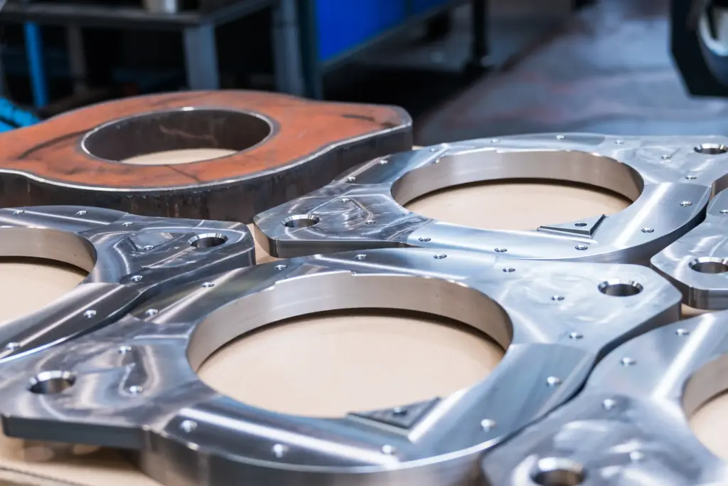 Peças fresadas na produção CNC na empresa de subcontratação SPALECK