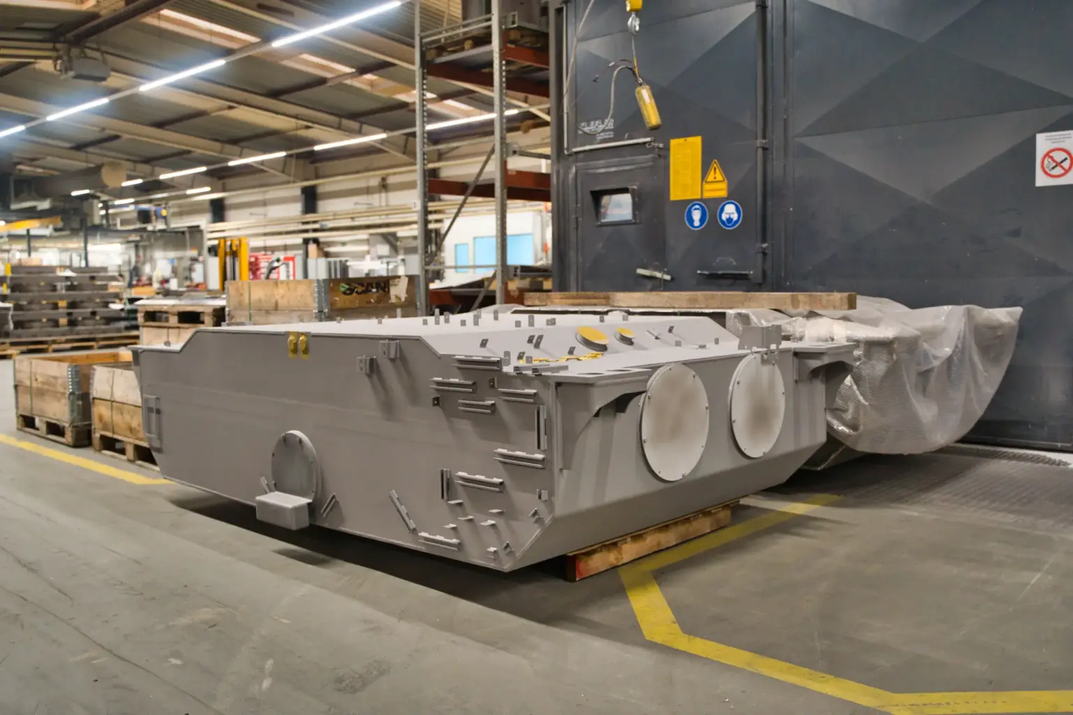 Dois grandes tanques soldados na empresa de subcontratação SPALECK