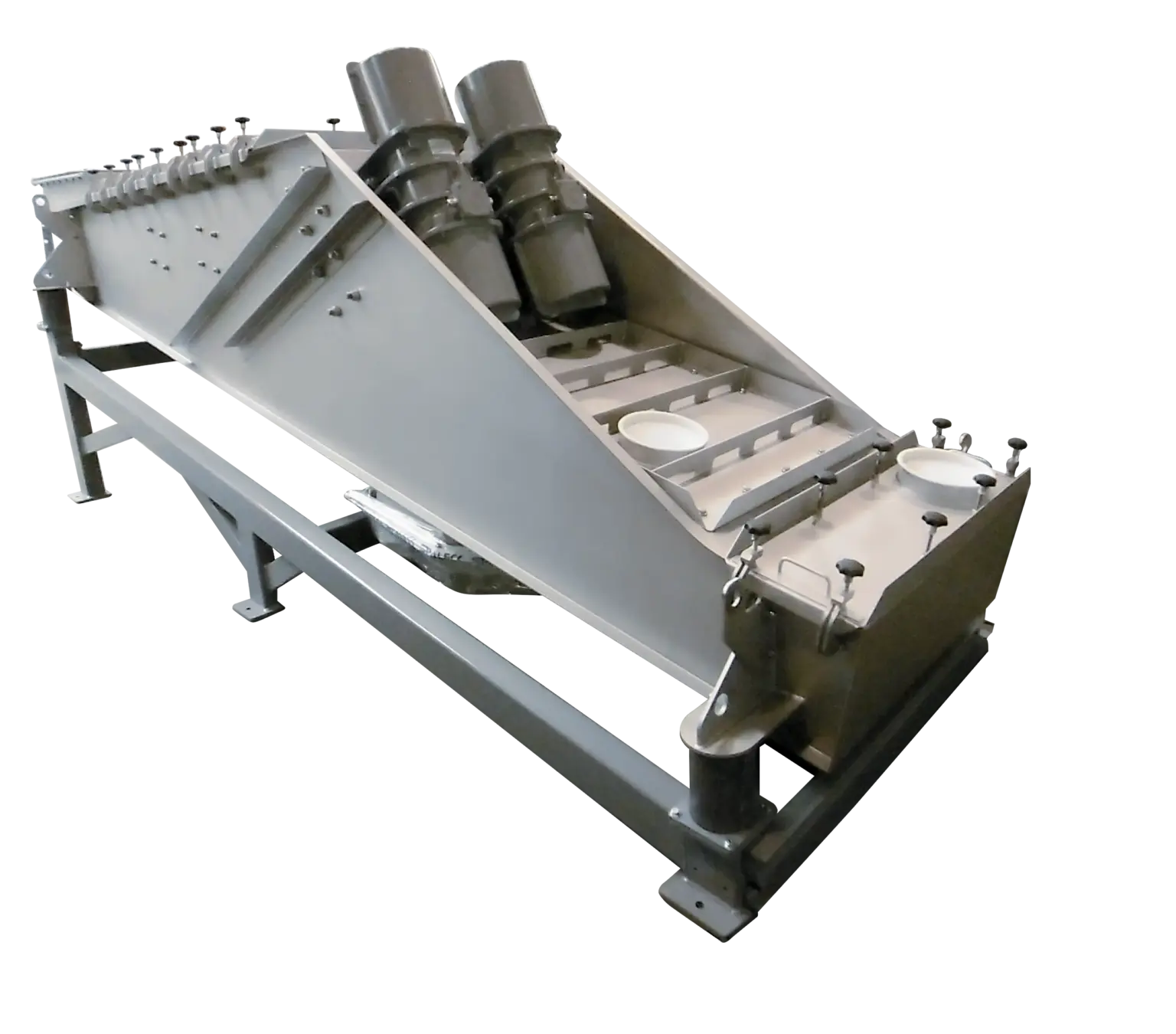 Calha vibratória industrial com dois motores para o transporte de materiais.